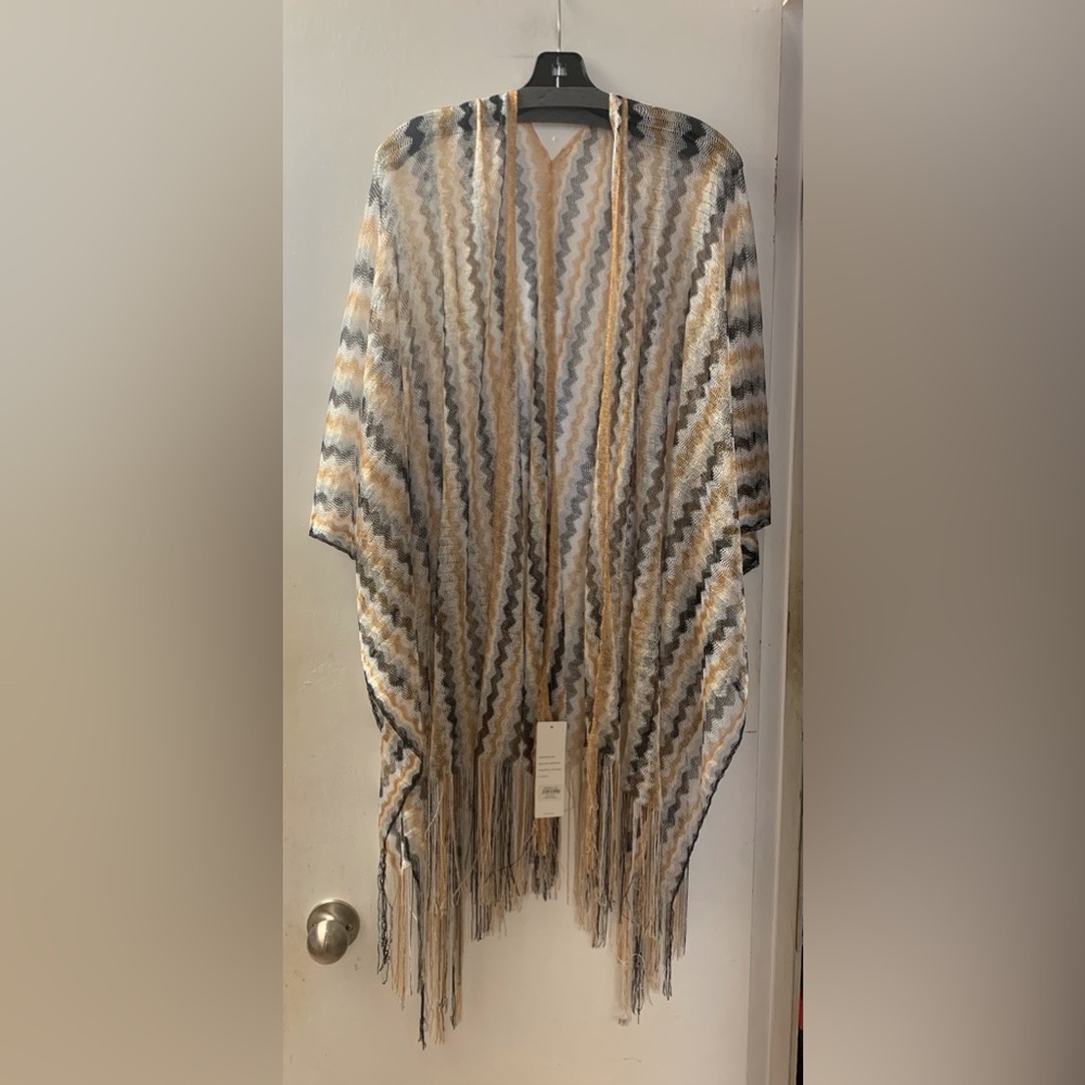 Chic Chevron Patterned Coverup/wrap - Picture 3 of 6